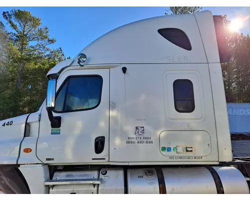 FREIGHTLINER CASCADIA 125 CAB