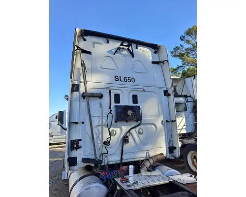 FREIGHTLINER CASCADIA 125 CAB