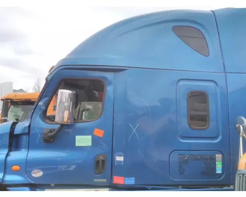 FREIGHTLINER CASCADIA 125 CAB