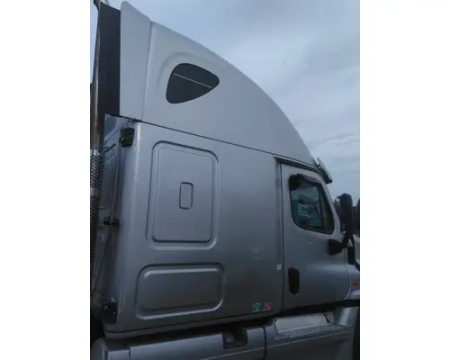 FREIGHTLINER CASCADIA 125 CAB