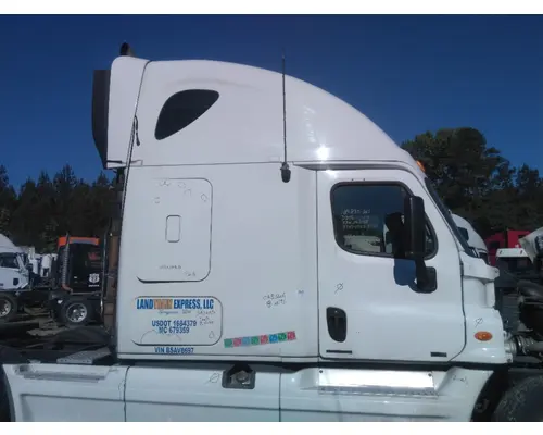 FREIGHTLINER CASCADIA 125 CAB