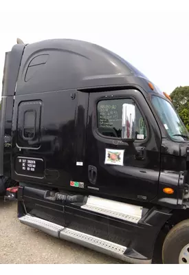 FREIGHTLINER CASCADIA 125 CAB