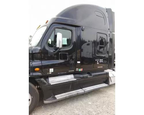 FREIGHTLINER CASCADIA 125 CAB