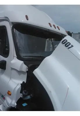FREIGHTLINER CASCADIA 125 CAB