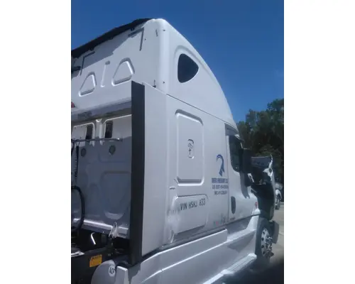 FREIGHTLINER CASCADIA 125 CAB