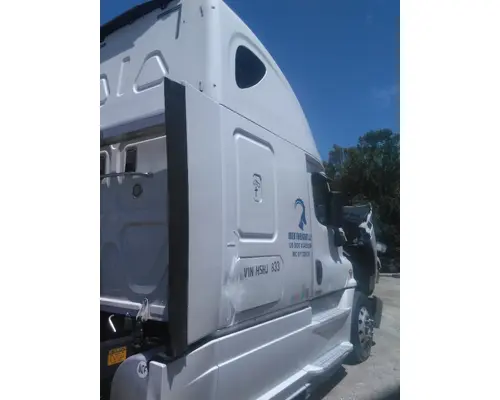 FREIGHTLINER CASCADIA 125 CAB