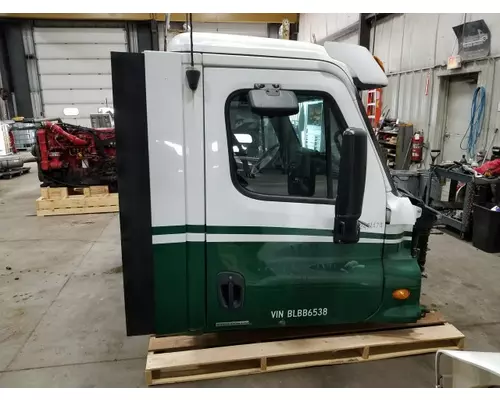 FREIGHTLINER CASCADIA 125 CAB