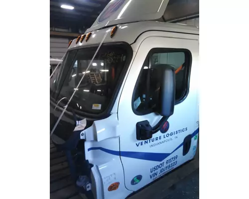 FREIGHTLINER CASCADIA 125 CAB