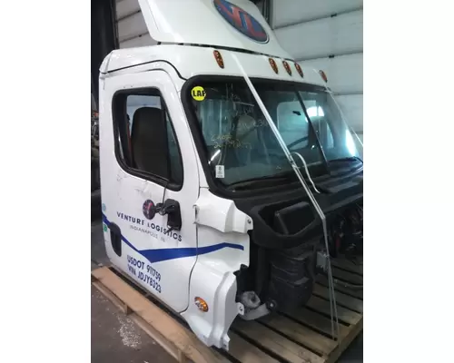 FREIGHTLINER CASCADIA 125 CAB