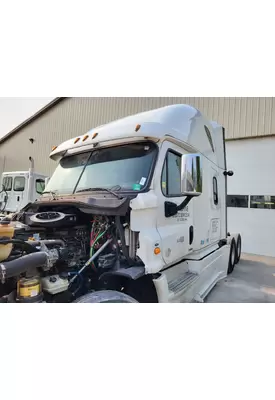 FREIGHTLINER CASCADIA 125 CAB