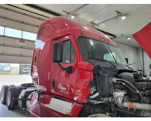 FREIGHTLINER CASCADIA 125 CAB