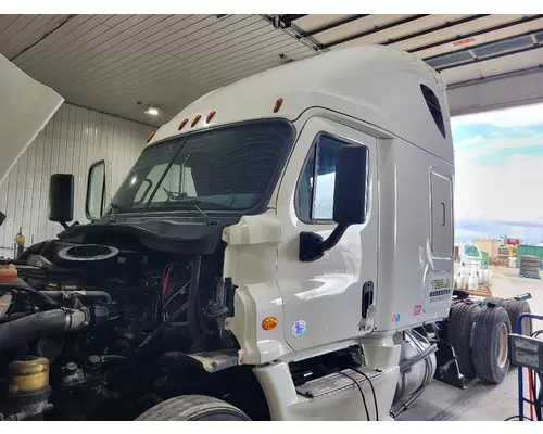 FREIGHTLINER CASCADIA 125 CAB