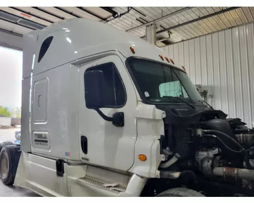 FREIGHTLINER CASCADIA 125 CAB