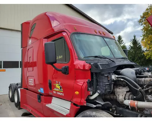 FREIGHTLINER CASCADIA 125 CAB