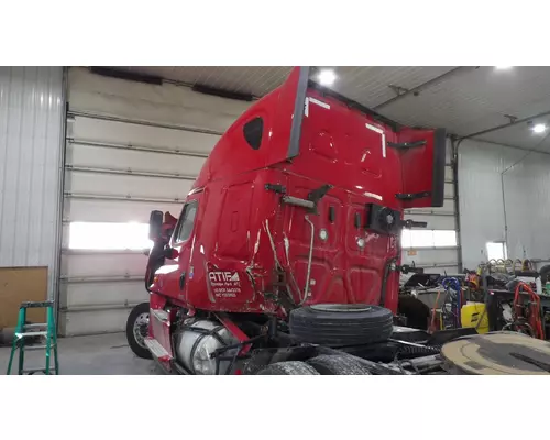 FREIGHTLINER CASCADIA 125 CAB