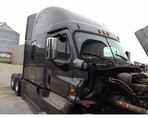 FREIGHTLINER CASCADIA 125 CAB