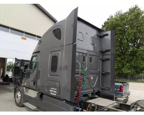 FREIGHTLINER CASCADIA 125 CAB