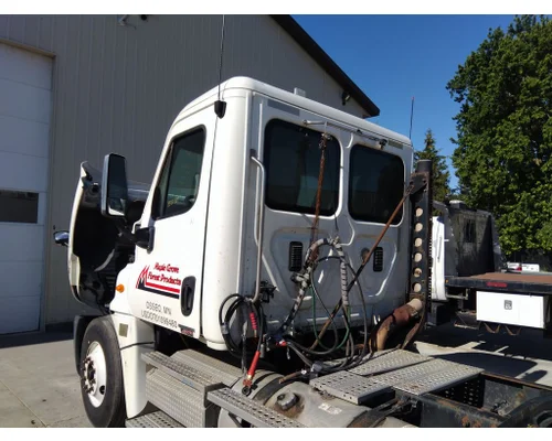 FREIGHTLINER CASCADIA 125 CAB