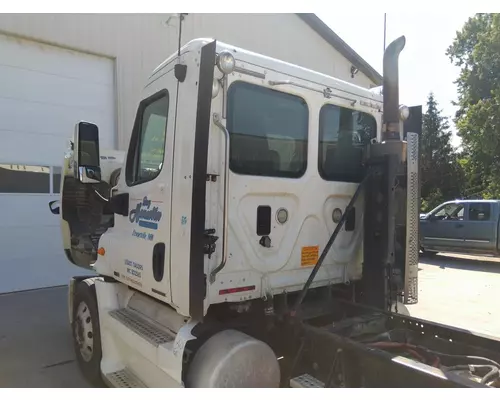 FREIGHTLINER CASCADIA 125 CAB