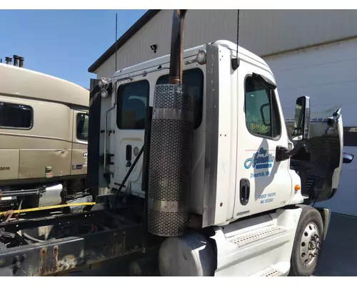 FREIGHTLINER CASCADIA 125 CAB