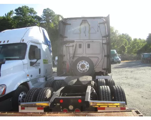 FREIGHTLINER CASCADIA 125 CAB