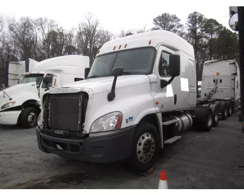 FREIGHTLINER CASCADIA 125 CAB