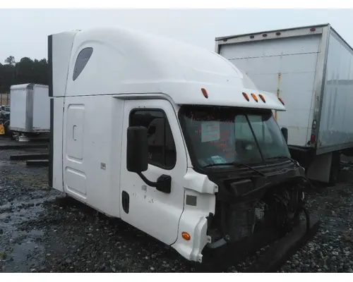 FREIGHTLINER CASCADIA 125 CAB