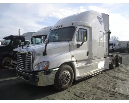 FREIGHTLINER CASCADIA 125 CAB