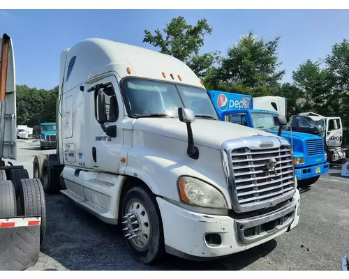 FREIGHTLINER CASCADIA 125 CAB