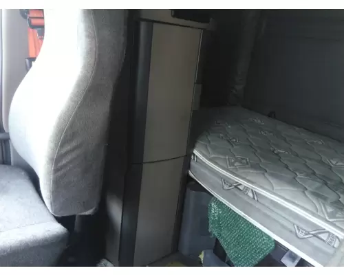 FREIGHTLINER CASCADIA 125 CAB