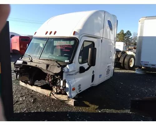 FREIGHTLINER CASCADIA 125 CAB