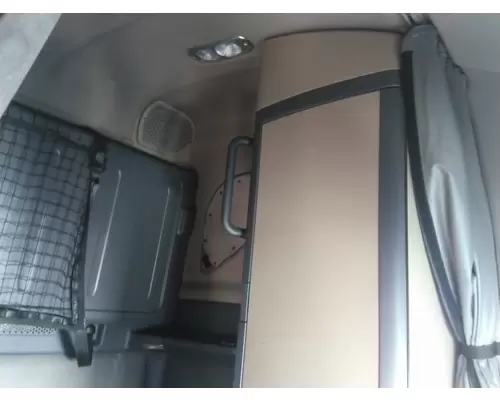 FREIGHTLINER CASCADIA 125 CAB