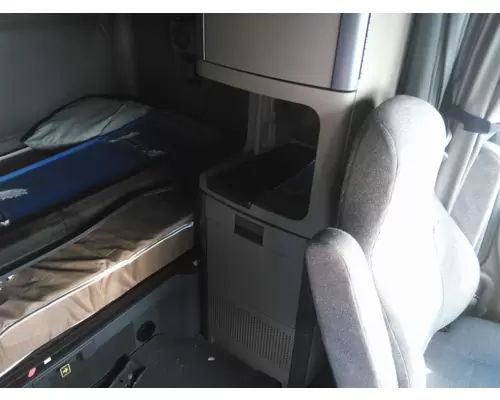 FREIGHTLINER CASCADIA 125 CAB