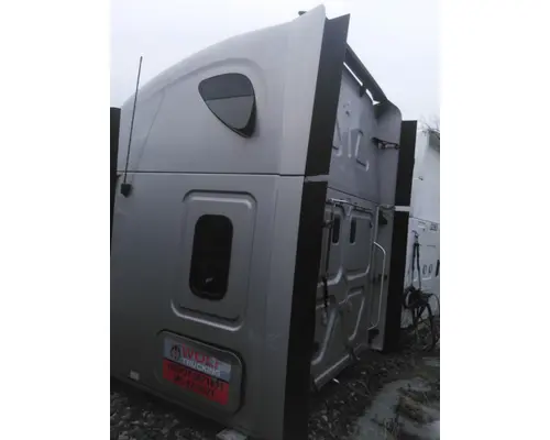 FREIGHTLINER CASCADIA 125 CAB