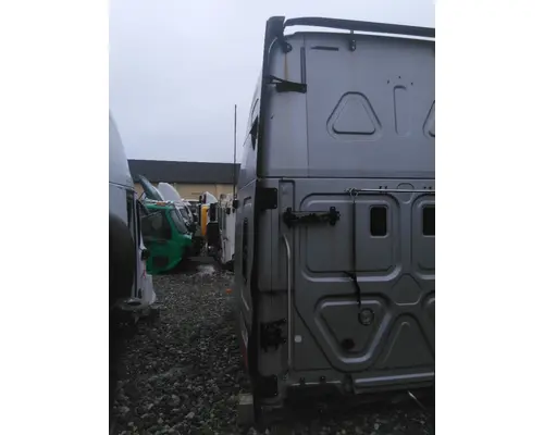 FREIGHTLINER CASCADIA 125 CAB