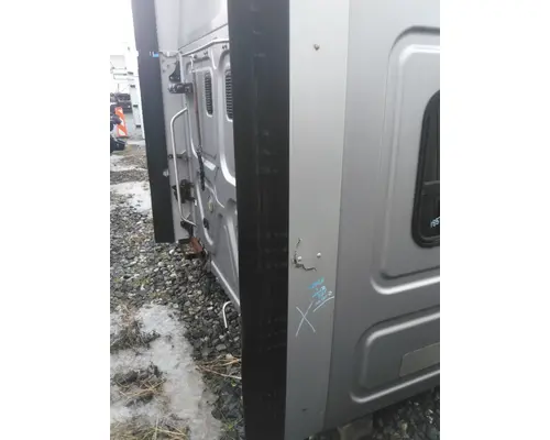 FREIGHTLINER CASCADIA 125 CAB