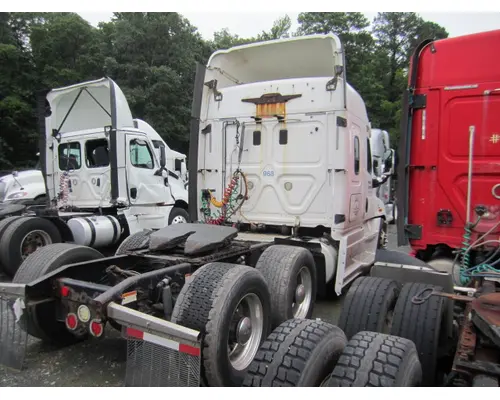 FREIGHTLINER CASCADIA 125 CAB