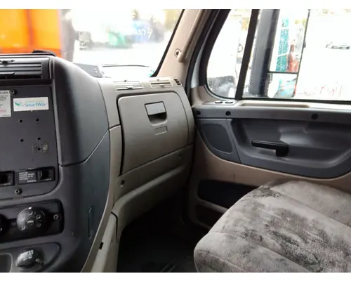 FREIGHTLINER CASCADIA 125 CAB