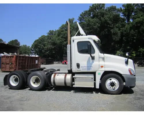 FREIGHTLINER CASCADIA 125 CAB