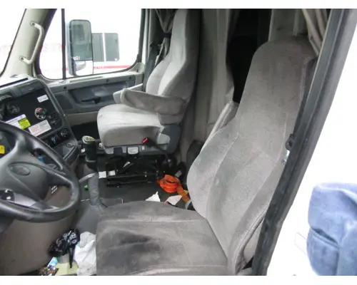 FREIGHTLINER CASCADIA 125 CAB