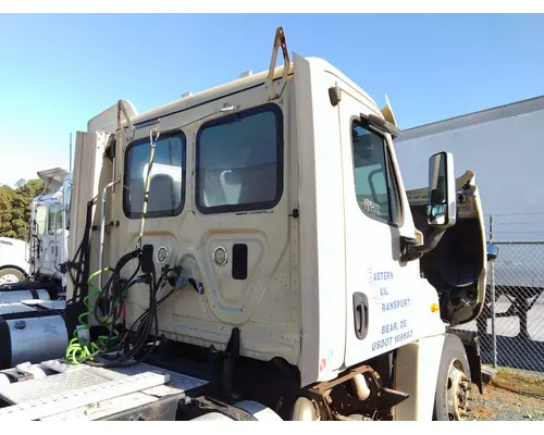 FREIGHTLINER CASCADIA 125 CAB