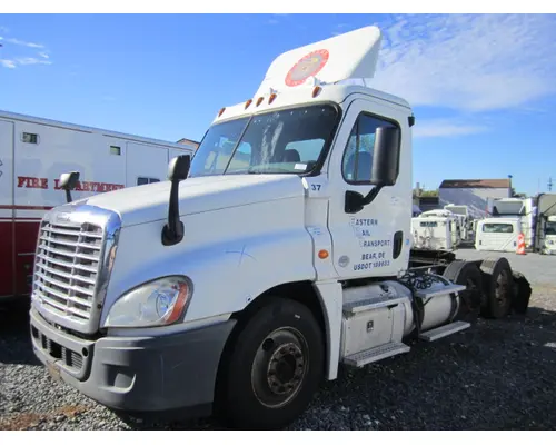 FREIGHTLINER CASCADIA 125 CAB