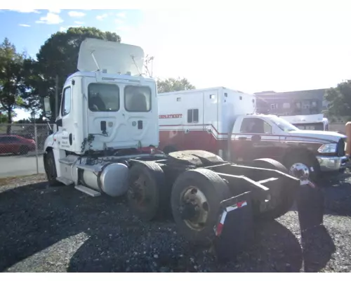 FREIGHTLINER CASCADIA 125 CAB