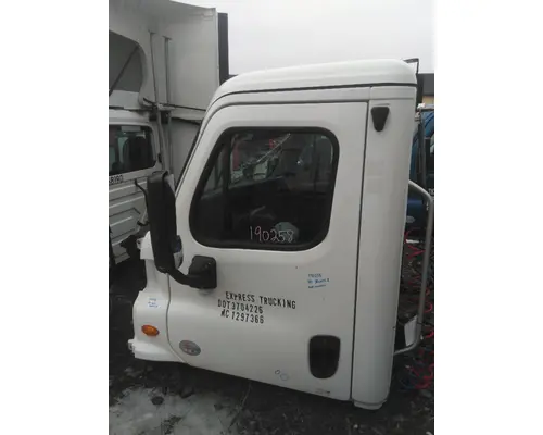 FREIGHTLINER CASCADIA 125 CAB