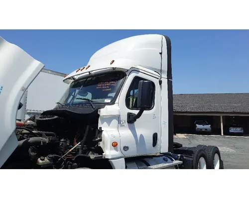 FREIGHTLINER CASCADIA 125 CAB