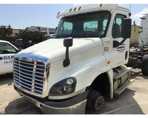 FREIGHTLINER CASCADIA 125 CAB