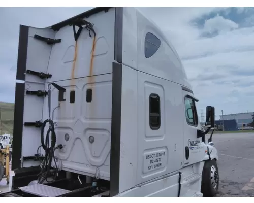 FREIGHTLINER CASCADIA 125 CAB