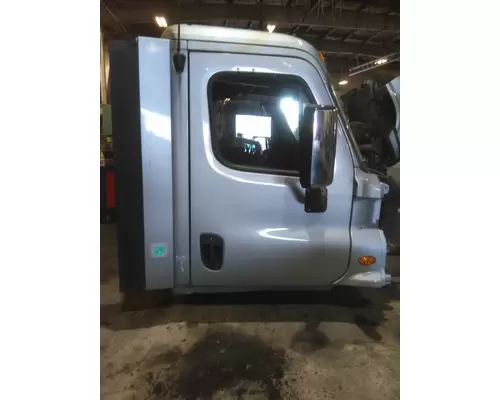 FREIGHTLINER CASCADIA 125 CAB