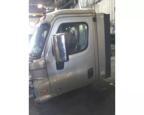 FREIGHTLINER CASCADIA 125 CAB
