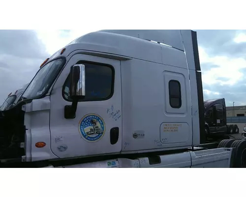 FREIGHTLINER CASCADIA 125 CAB